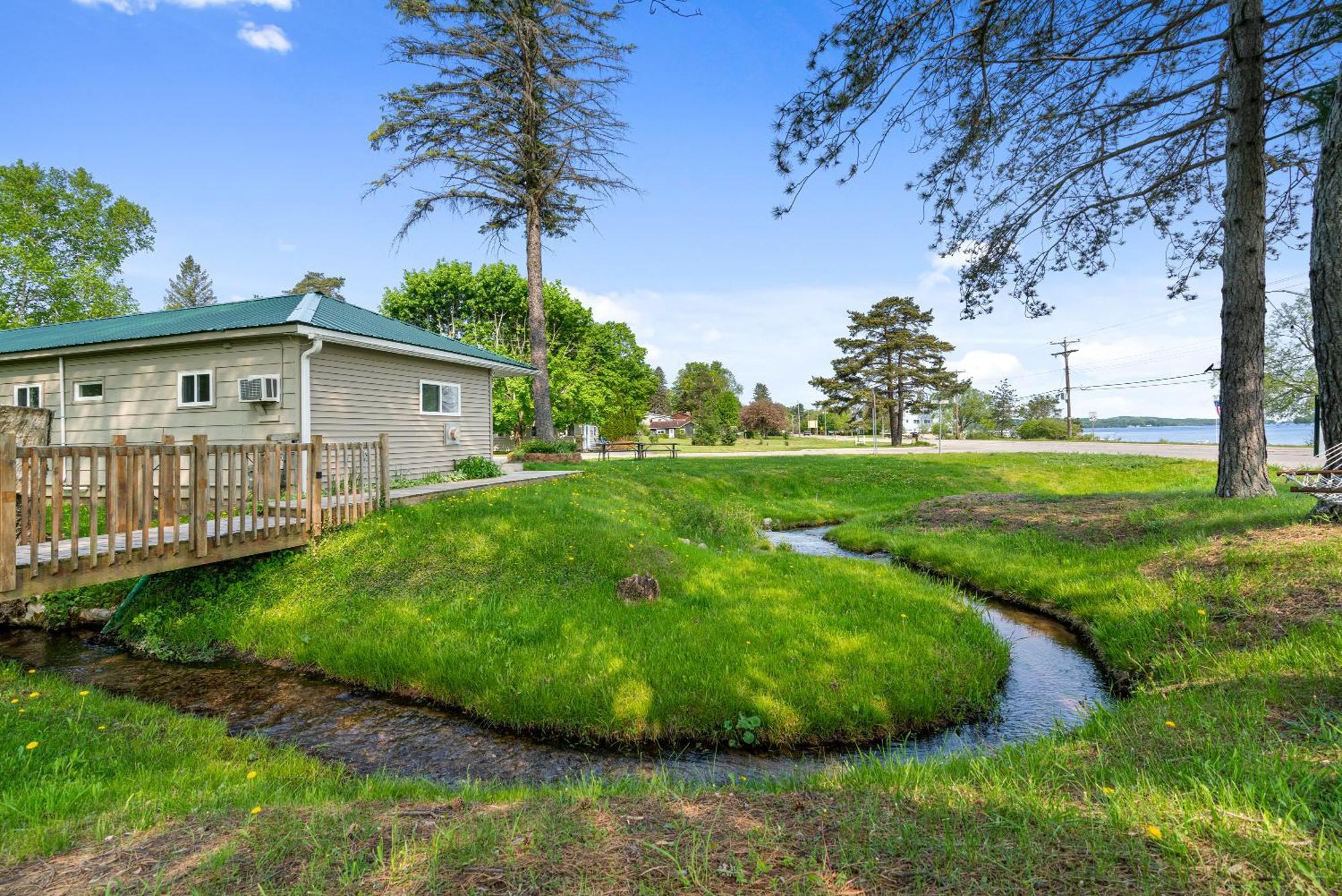 South Arm Retreats Motel East Jordan Exterior foto
