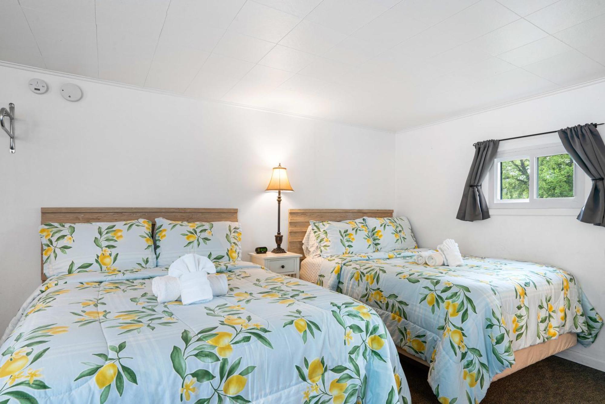 South Arm Retreats Motel East Jordan Exterior foto