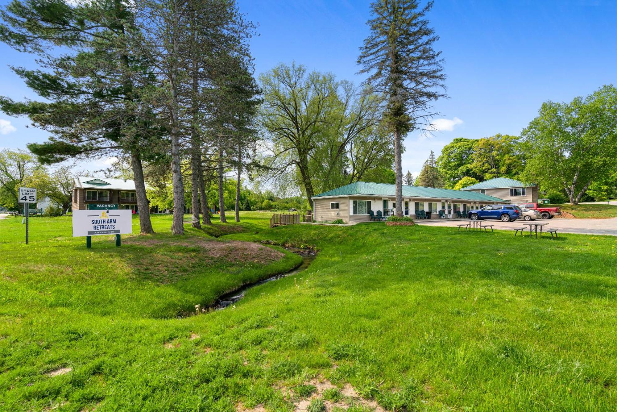 South Arm Retreats Motel East Jordan Exterior foto