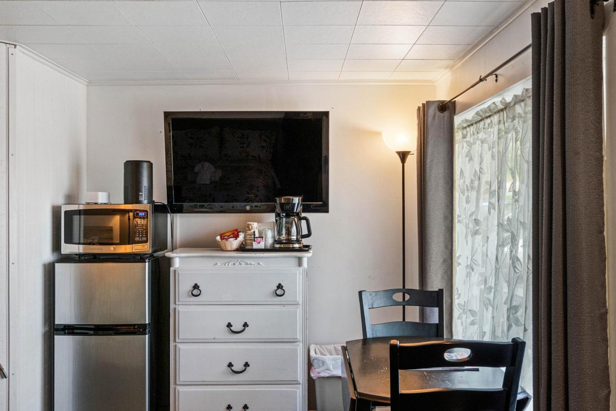 South Arm Retreats Motel East Jordan Exterior foto